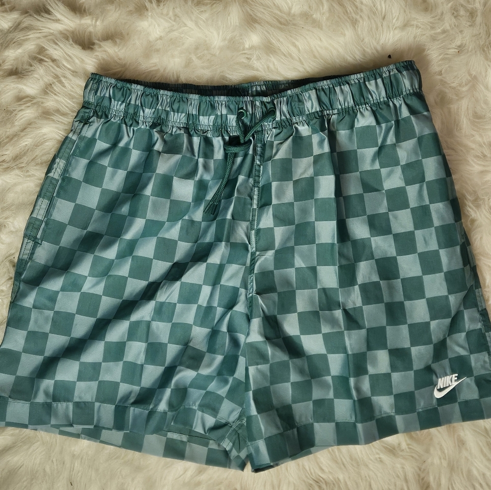 MEN'S NIKE FLOW CLUB SHORTS
